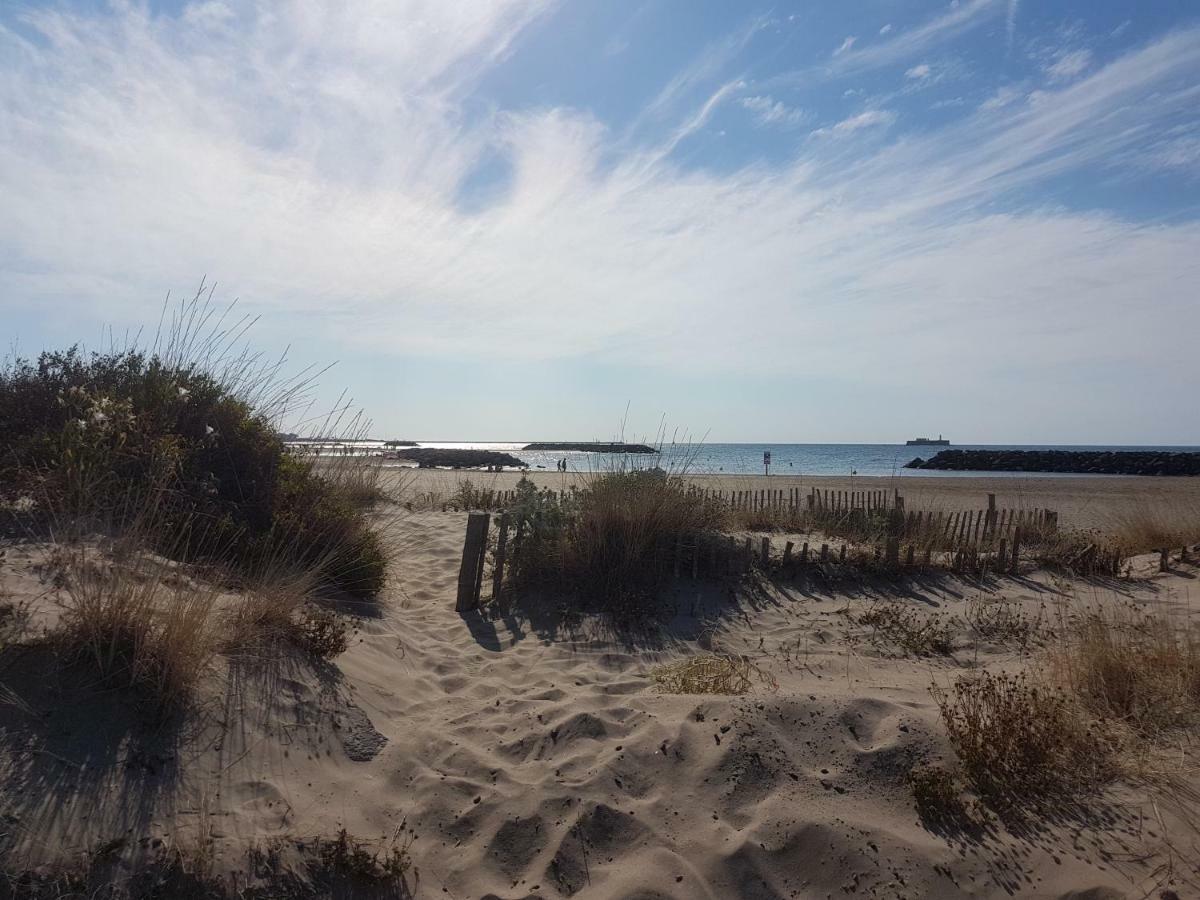 Au Calme A 200m De La De Rochelongue Holiday home *